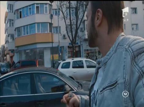 Reacţia lui Andrei Versace când un şofer îl claxonează nervos