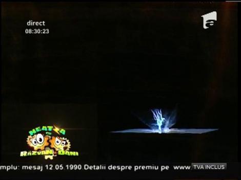 Ai un smartphone? Poți face spectacol cu ajutorul lui: Cum creezi o hologramă cu ajutorul telefonului mobil