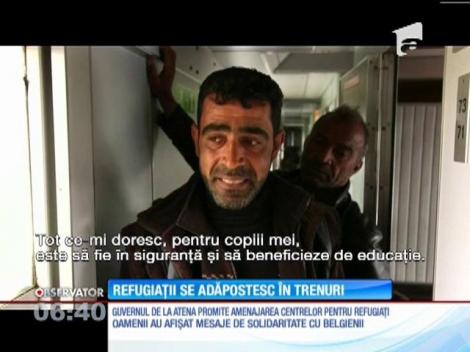 Refugiații din Grecia se adăpostesc în trenuri