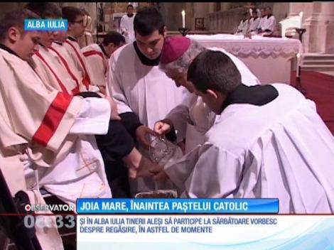 Ritualul "spălării picioarelor", în toate catedralele din ţară