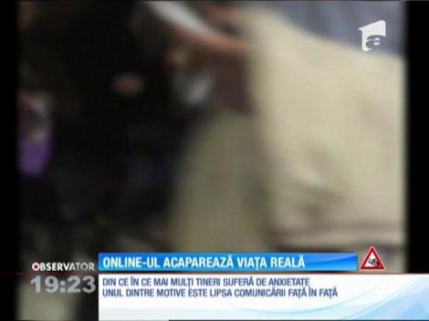 Tehnologia ne face viaţa mai uşoară, dar îi trimite pe tineri într-o lume paralelă