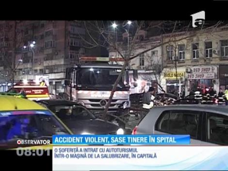 Accident rutier violent în centrul Capitalei! Cinci fete au ajuns la spital