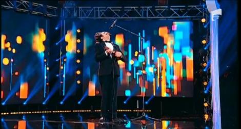 Spectacol cu gargară, pe melodia lui John Lennon! Excentricul Ugo Sanchez a fost o adevărată apariție la „iUmor”!