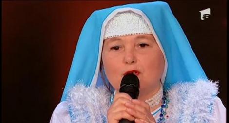 Măicuța cosmică a venit parcă din altă galaxie, pe scena de la „iUmor”! „O salut pe Delia, care este înger venit de sus”