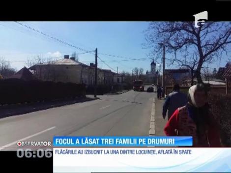 Focul a lăsat trei familii din Botoșani pe drumuri