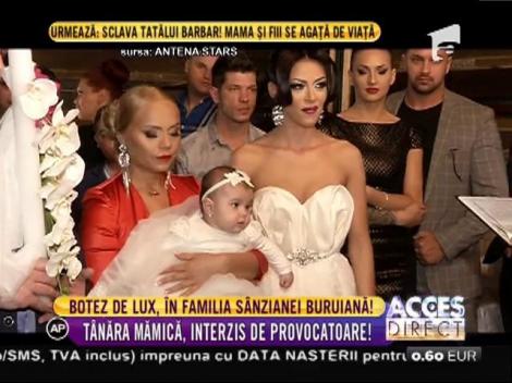 Botez de lux în familia Sânzianei Buruiană! Naşa micuţei a strălucit şi a întors toate privirile