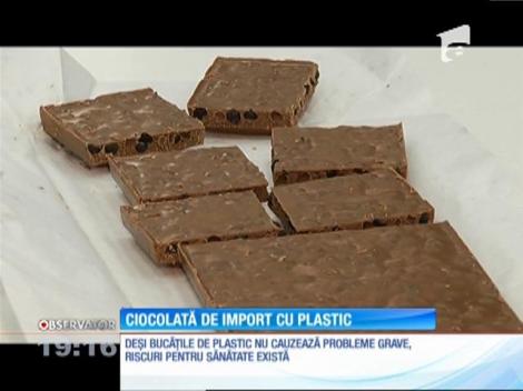 Tablete de ciocolată în care au fost găsite bucăţi de plastic, comercializate în România