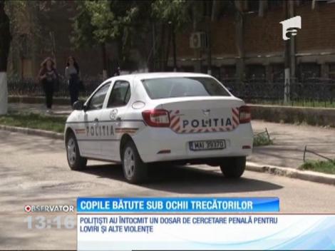 Agresorii celor două adolescente bătute în plină stadă sunt minori