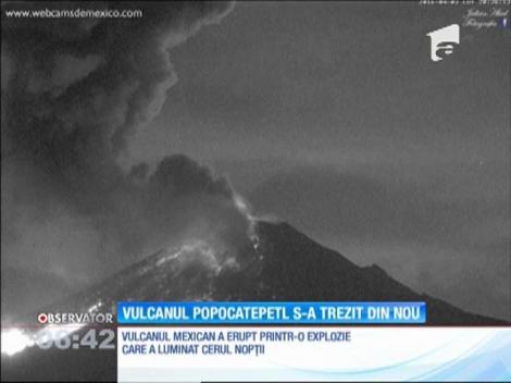 Vulcanul Popocatepetl, din Mexic, a erupt din nou. Pe cer s-a înălţat un nor de fum de 2.000 de metri