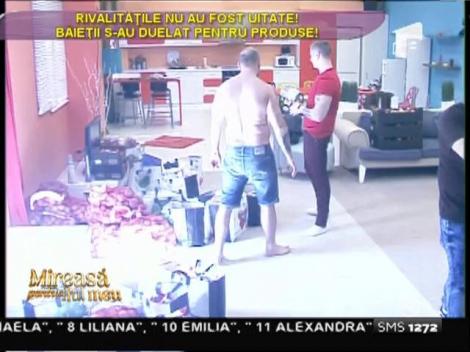 Împărţirea produselor a lăsat discordia să între în "Casă Băieţilor"!"