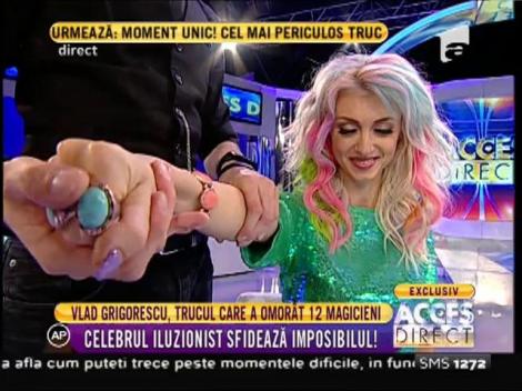 Andreea Bălan s-a lăsat hipnotizată în direct. Vedeta a reușit să indoaie o monedă cu puterea minții!