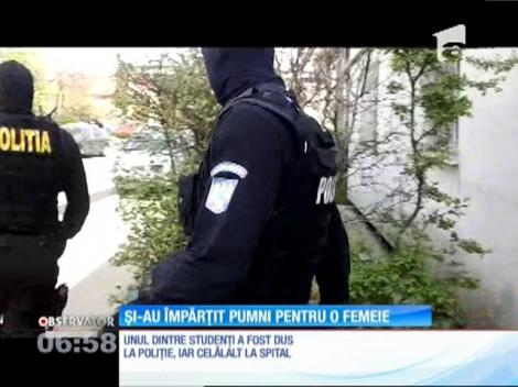 Doi studenţi îndrăgostiţi de aceeaşi femeie şi-au împărţit pumni pentru ea. În ploaia de lovituri, unul dintre ei a fost la un pas să cadă de la balcon.