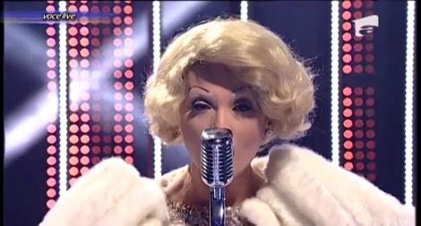 Anca Ţurcaşiu se transformă în Marlene Dietrich - "Johnny"