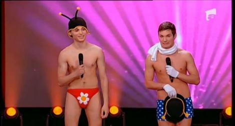 "Au fost odată doi bondari..."! "Albinuţele" au prestat cel mai ciudat număr de striptease. Cheloo: "Chiar m-am distrat"