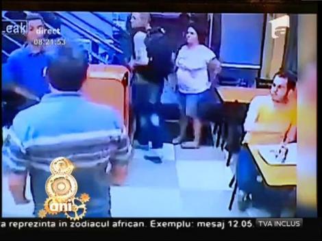 Smiley News: Cel mai calm client din timpul unui jaf armat