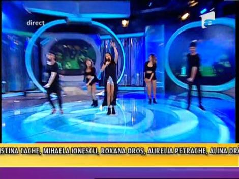 Explozie de mișcări provocatoare! Carmen și dansatoarele sale au încins atmosfera: ”O baladă”, clip cu dedicație pentru bărbați