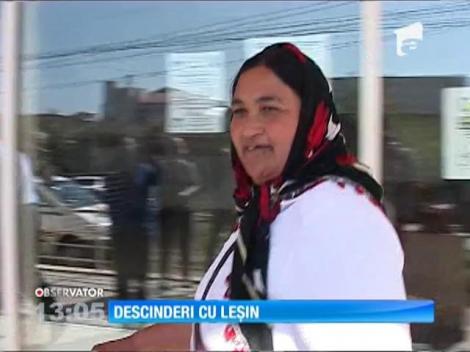 Vrăjitoarea Maria a leşinat după ce a aflat că este acuzată de înşelăciune