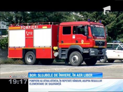 Slujbele de Paşti s-ar putea ţine doar în afara bisericilor! E recomandarea Patriarhiei, după tragedia de la Colectiv