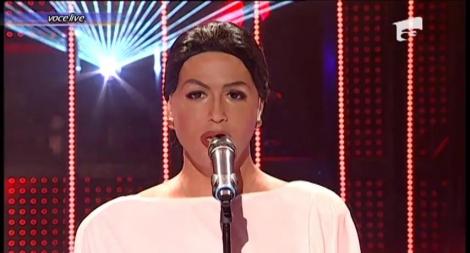 George se transformă în Sade - "Smooth operator"