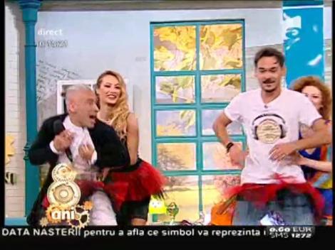 Răzvan şi Dani s-au îmbrăcat în fuste!