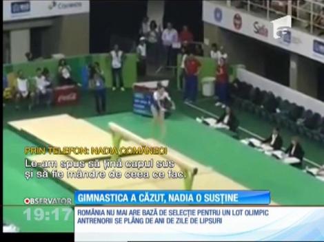 Gimnastele au revenit în ţară discret, doar Nadia Comăneci le-a aşteptat la aeroport