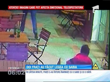 Doi fraţi au făcut legea cu sabia într-un bar din Botoşani