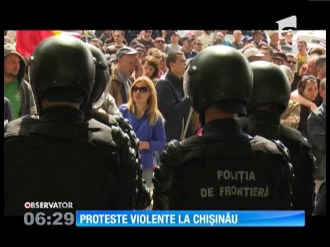 Violenţe la protestele împotriva corupţiei şi pentru demisia guvernului de la Chişinău