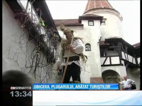 "Obiceiul Plugarului", prezentat turiştilor care au ajuns la Castelul Bran