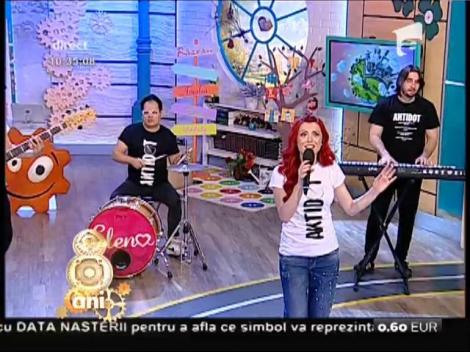 "Acasă la noi" avem voce, talent și o fată cu părul roșu ca focul! Elena Gheorghe ne-a încântat la "Neatza"!