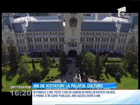 Mii de vizitatori la Palatul Culturii din Iaşi