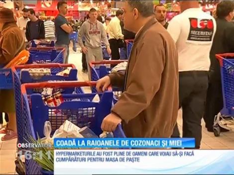 În supermarketuri, coadă la raioanele de cozonaci și miei