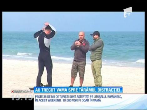 Zeci de turiști au trecut vama spre tărâmul distracției