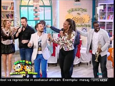 Julie Mayaya - ”Hora moldovenească”