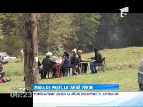 Masa de Paști, la iarbă verde