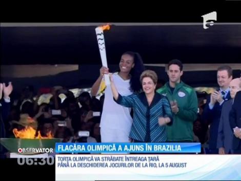 Flacăra olimpică a ajuns în Brazilia