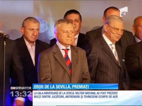 Componenţii lotului de aur al Stelei din 1986, premiaţi