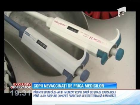 Părinţii din Argeş se tem să-şi mai vaccineze bebeluşii din cauza medicilor