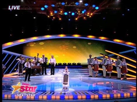 Bianca Pană c&acirc;ntă SENZAȚIONAL o melodie din folclorul rom&acirc;nesc