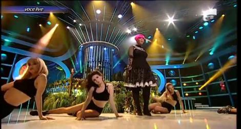 Feli Donose se transformă în Nicky Minaj - "Anaconda"