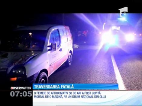O femeie a fost suplberată de o maşină, pe un drum naţional din Cluj