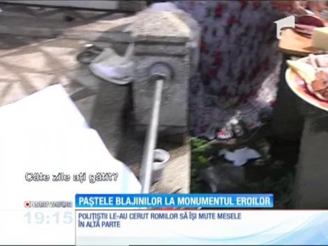 Romii au sărbătorit Paştele blajinilor la monumentul eroilor din Galaţi