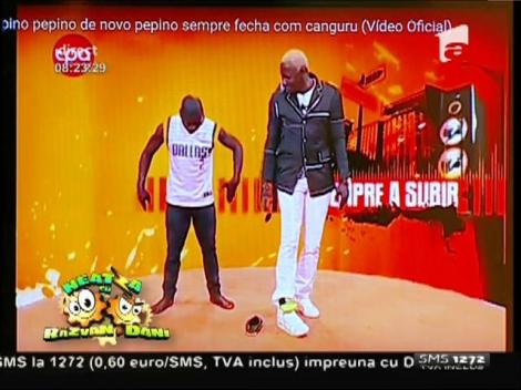 Smiley News: Cum se fac biscuiţii de casă, în China