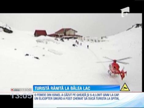 O turistă din Israel s-a accidentat după ce a căzut pe gheaţă la Bâlea Lac