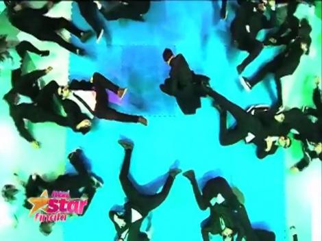 Neo din Matrix la Next Star! Robert Hu reproduce două scene din celebrul film