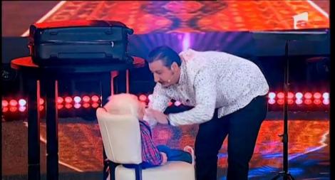 „Exact aşa voi arăta la bătrâneţe, ca moșul ăla”! Cheloo a arătat tuturor că va semăna cu Nea Alecu, păpușa lui Eduard Sandu! Crezi că are dreptate?