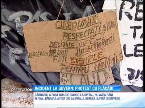 Un bărbat şi-a dat foc în faţa Palatului Victoria!