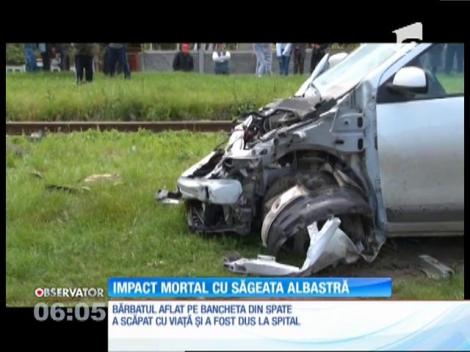 Tragedie pe o cale ferată din judeţul Dâmboviţa. Un şofer şi-a pierdut viaţa după ce a încercat să treacă prin faţa trenului Săgeata Albastră
