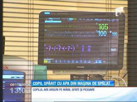 O fetiţă de doar doi ani din judeţul Vaslui este în stare gravă după ce s-a opărit cu apa din maşina de spălat