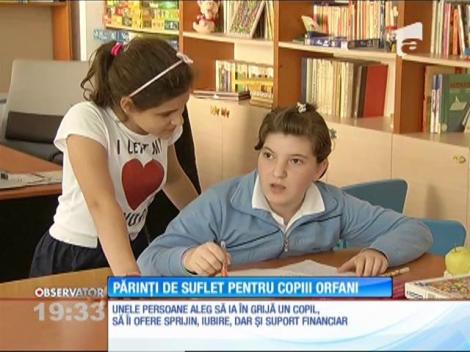 Românii aleg să ia în grijă un copil, să îi ofere sprijin, iubire și suport financiar