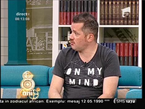 Smiley News: O călătorie obişnuită cu trenul în India